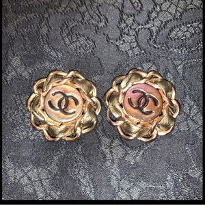 Vintage CHANEL 1970s Camellia Gold-Tone Weaved Leather & Chain Clip-On Earrings